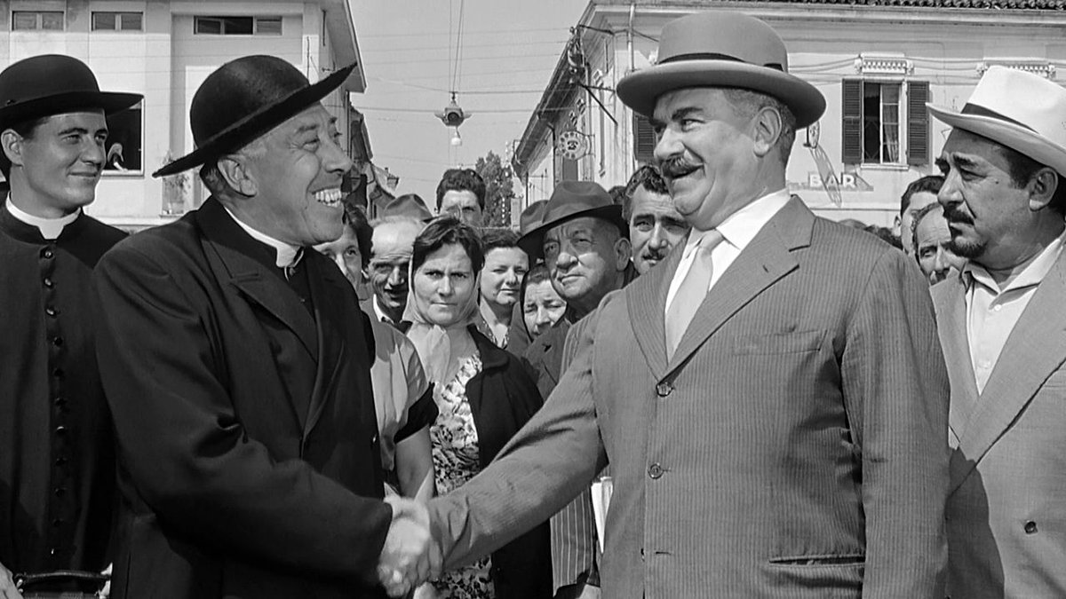 Photo du film Don Camillo, Monseigneur