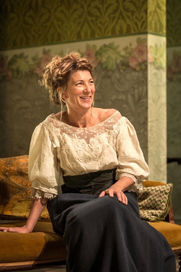 Photo from the movie A Woman of No Importance