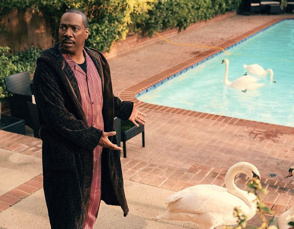 Photo from the movie Candy Cane Lane