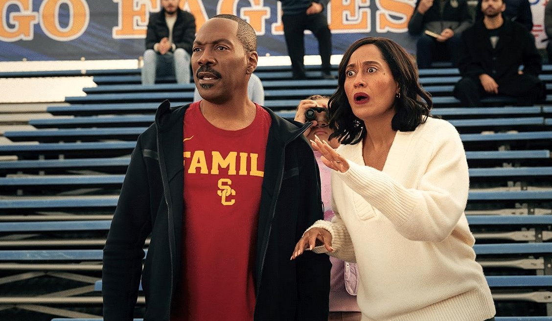 Photo from the movie Candy Cane Lane