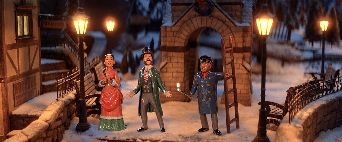 Photo from the movie Candy Cane Lane