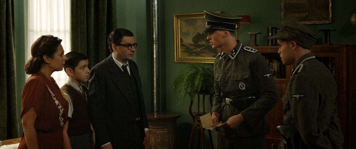 Photo from the movie The Way to Happiness