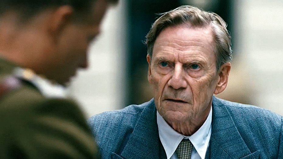 Photo from the movie Into the Darkness