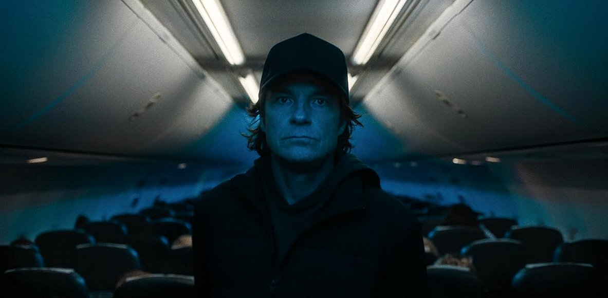 Photo from the movie Carry-On