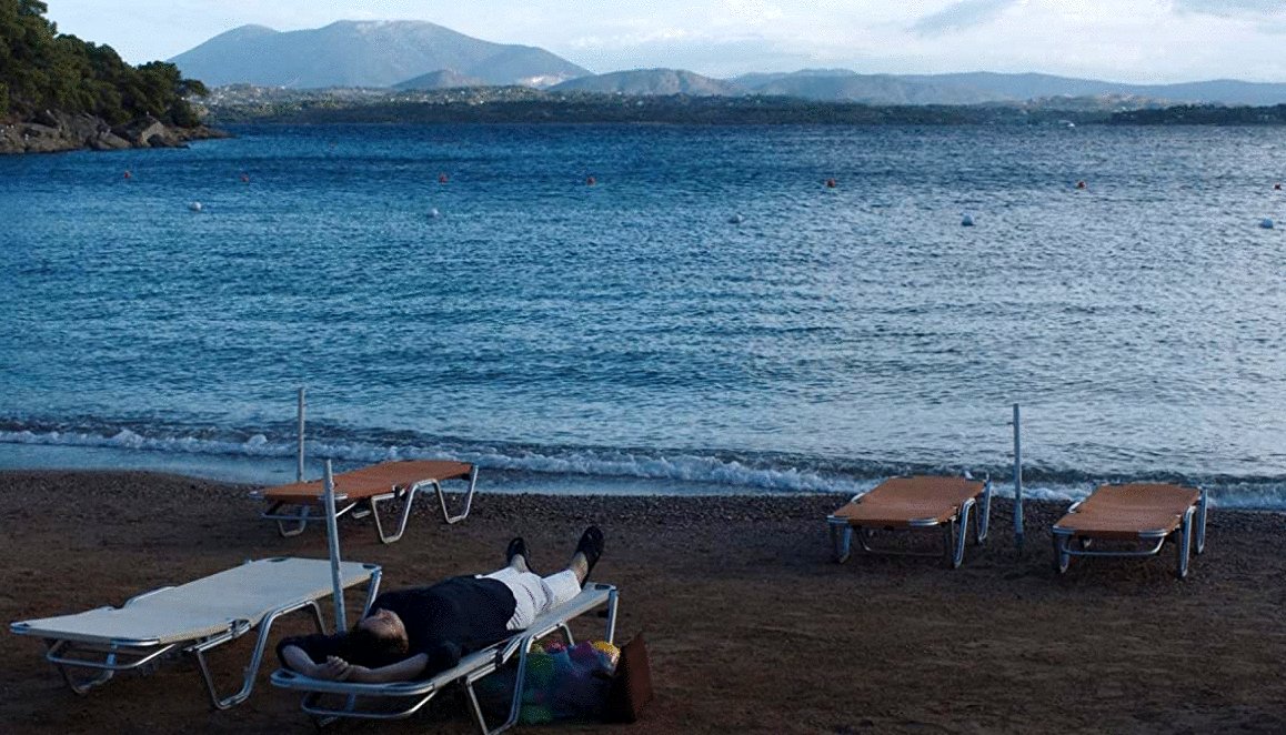 Photo from the movie The Lost Daughter