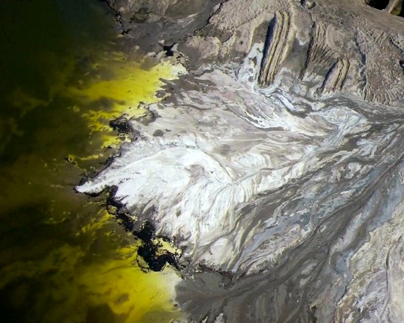 Photo from the movie To the Ends of the Earth