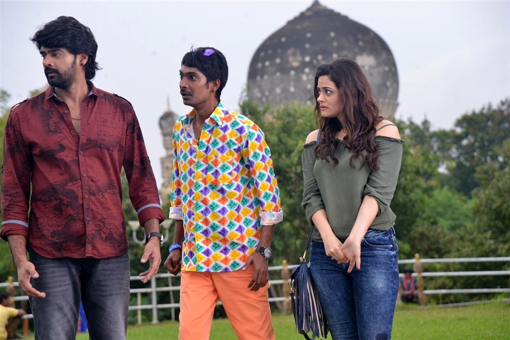 Photo du film Meelo Evaru Koteeswarudu