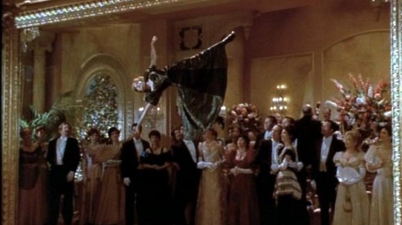 Photo from the movie Dracula: Dead and Loving It