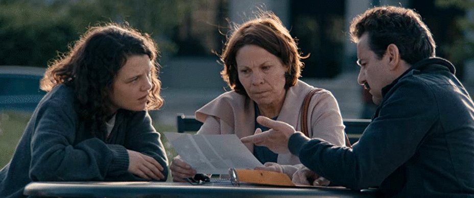 Photo from the movie Paper Spiders