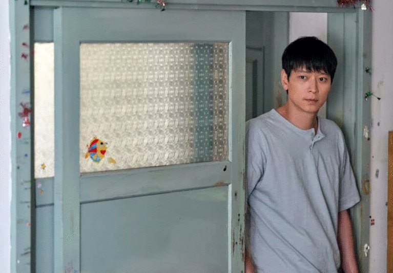 Photo from the movie Broker