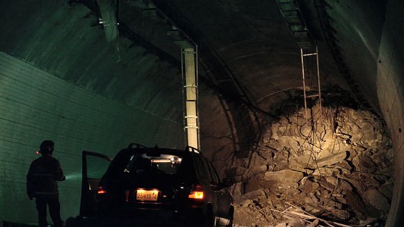 Photo from the movie Tunnel