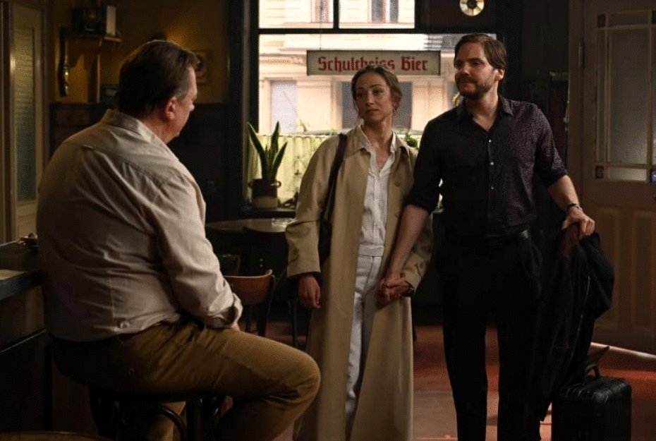 Photo from the movie Next Door