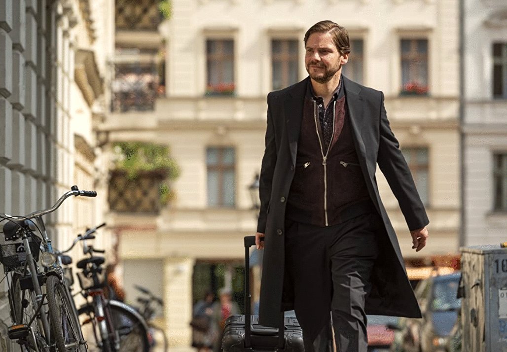 Photo from the movie Next Door