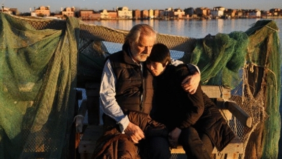 Photo from the movie Shun Li and the Poet