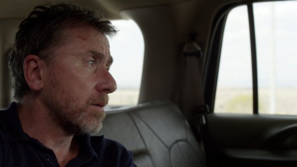 Photo from the movie 600 Miles