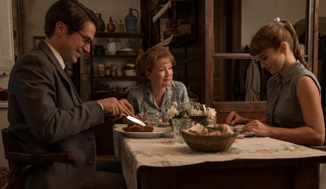 Photo from the movie Mrs. Harris Goes to Paris