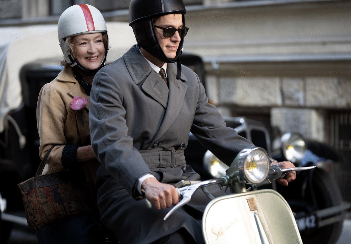 Photo from the movie Mrs. Harris Goes to Paris