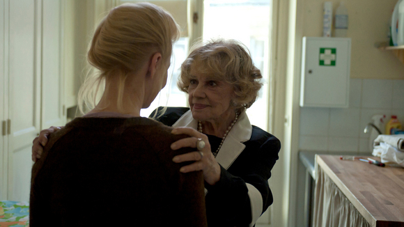 Photo from the movie A Lady in Paris