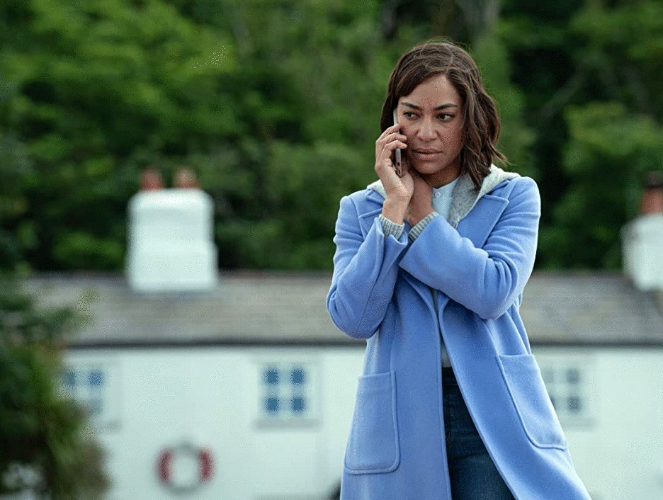 Photo from the movie Stay Close