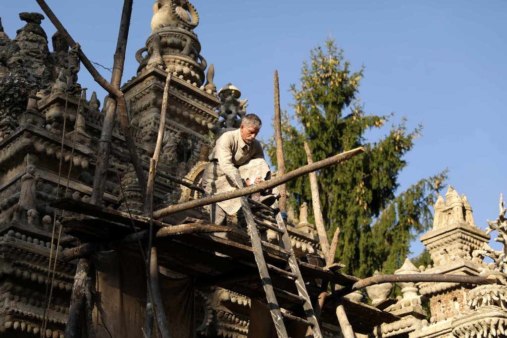 Photo from the movie The Ideal Palace