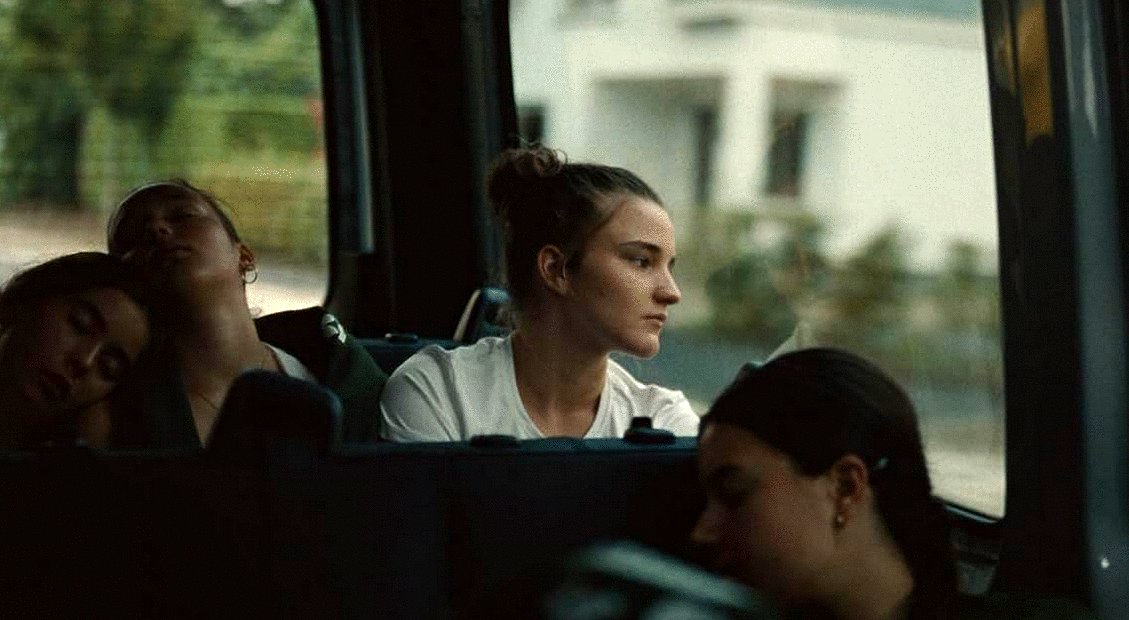 Photo from the movie Julie Keeps Quiet