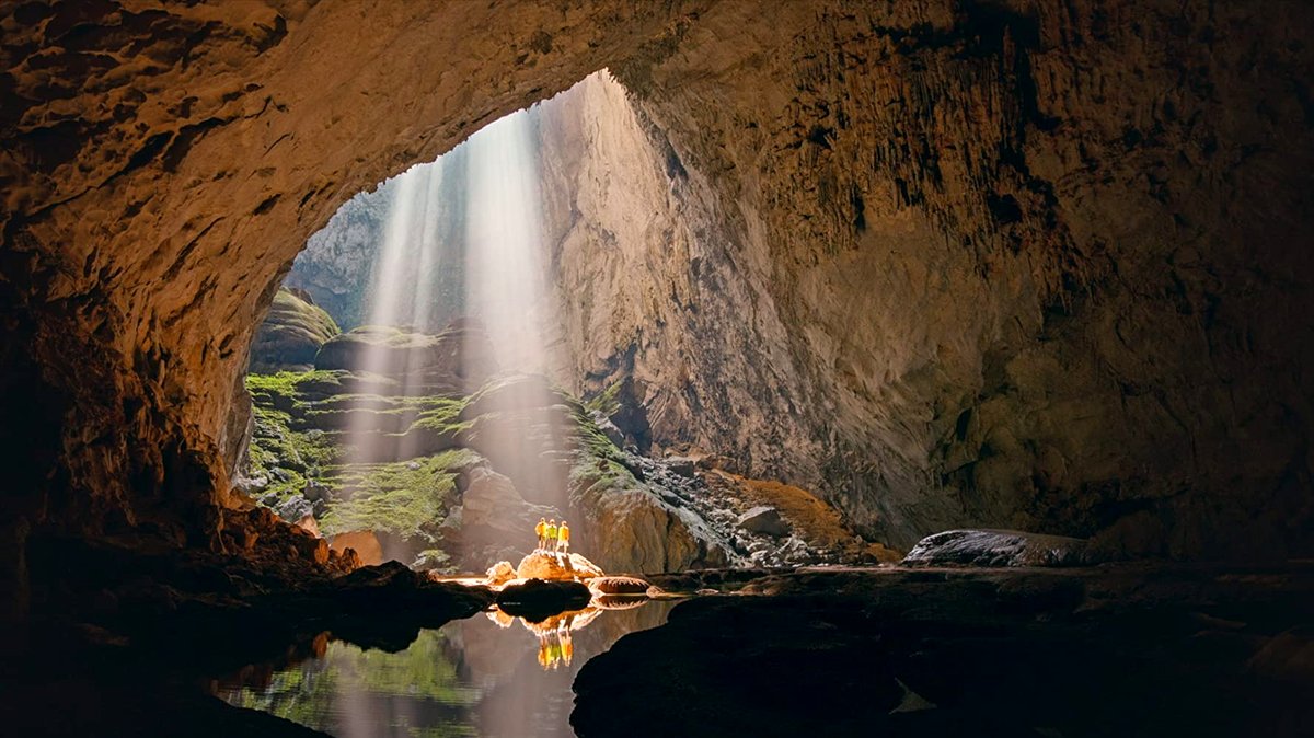 Photo du film One Strange Rock