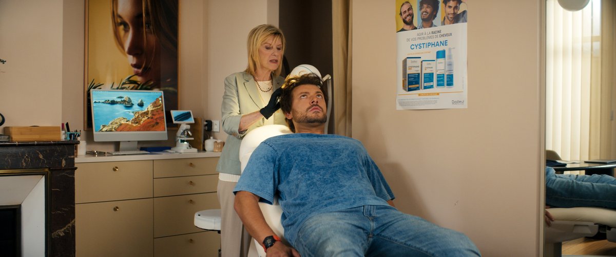 Photo from the movie Certains l'aiment chauve