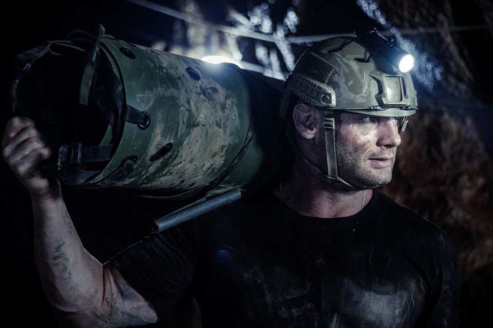 Photo from the movie The Cave