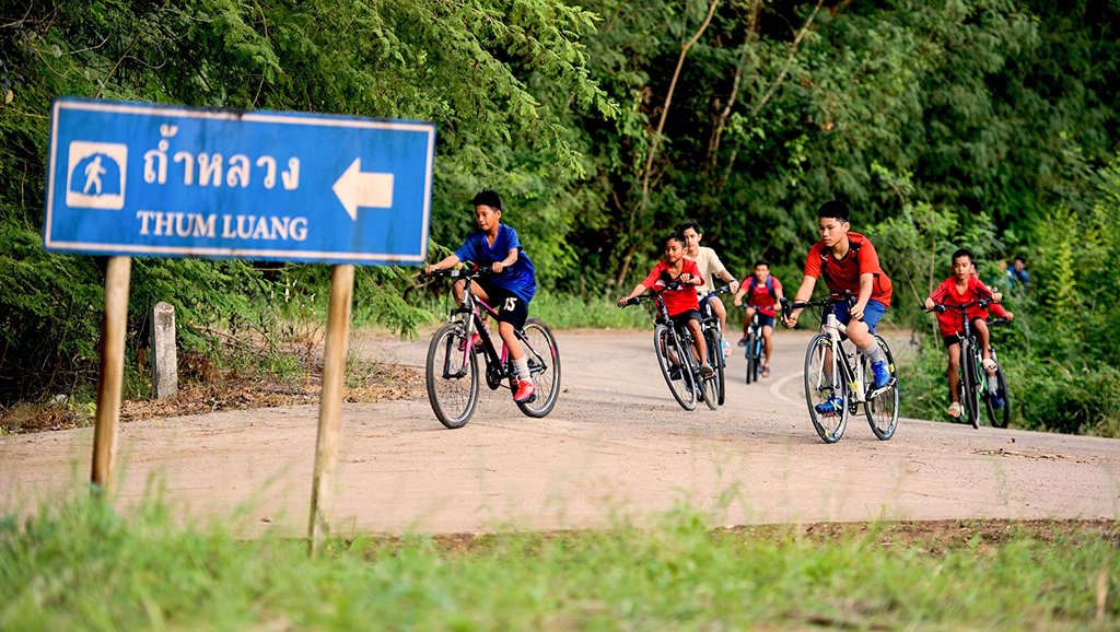 Photo from the movie The Cave