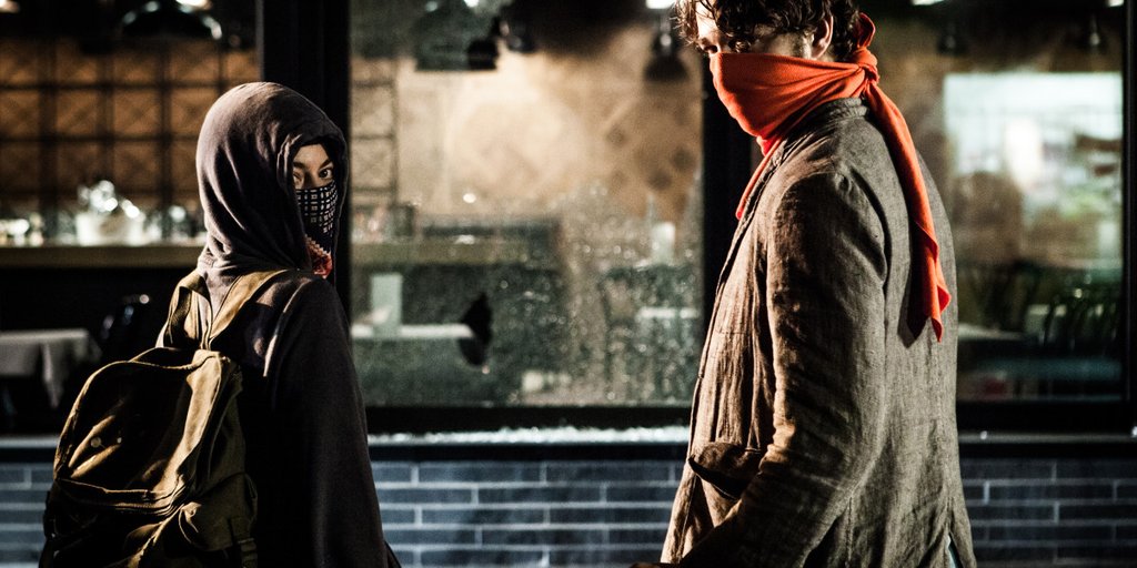 Photo du film Ceux qui font les révolutions à moitié n'ont fait que se creuser un tombeau