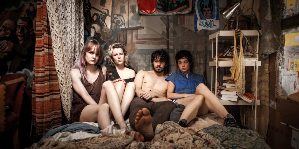 Photo du film Ceux qui font les révolutions à moitié n'ont fait que se creuser un tombeau