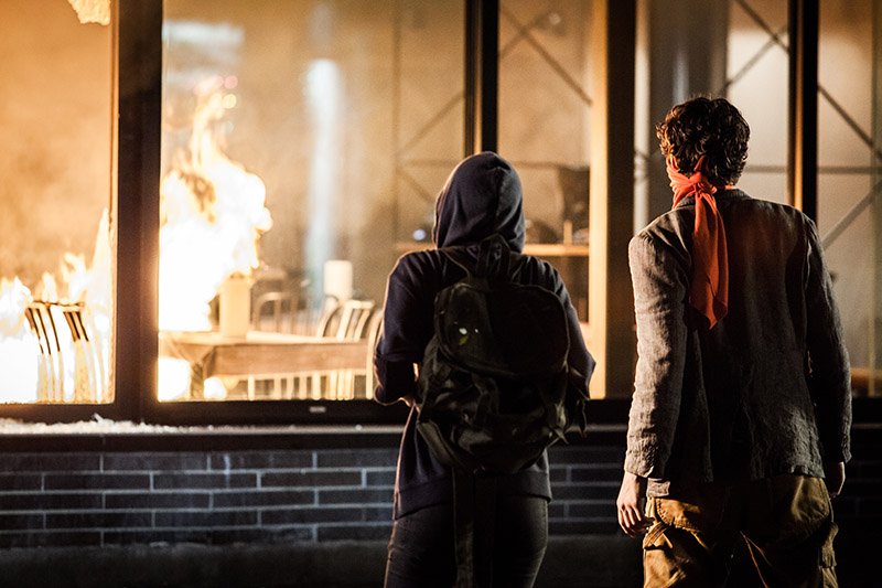 Photo du film Ceux qui font les révolutions à moitié n'ont fait que se creuser un tombeau