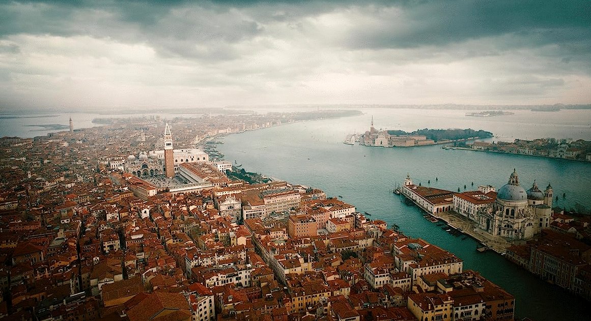 Photo du film A Haunting in Venice