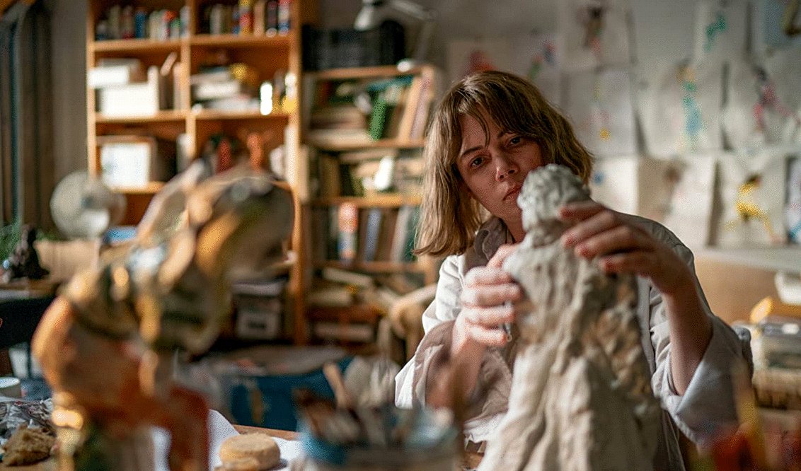 Photo from the movie Showing Up