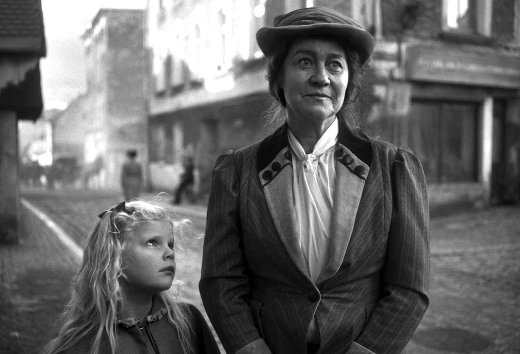 Photo du film La jeune femme à l'aiguille