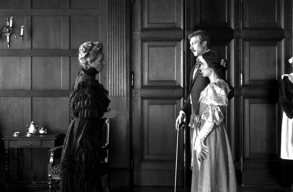 Photo du film La jeune femme à l'aiguille