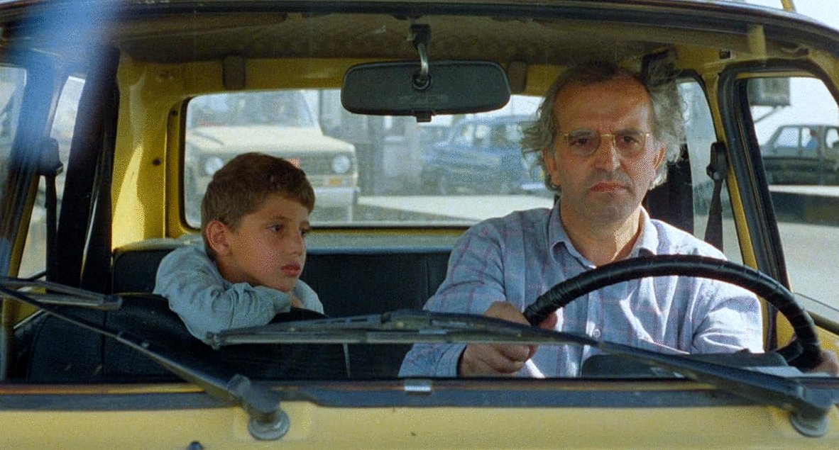 Photo du film And Life Goes On [1992]