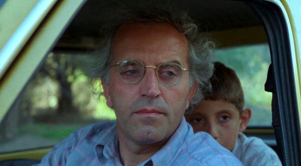 Photo du film And Life Goes On [1992]