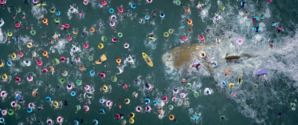 Photo from the movie The Meg
