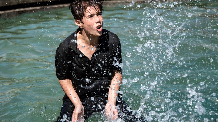 Photo from the movie Khorshid