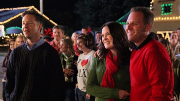 Photo from the movie The Heart of Christmas