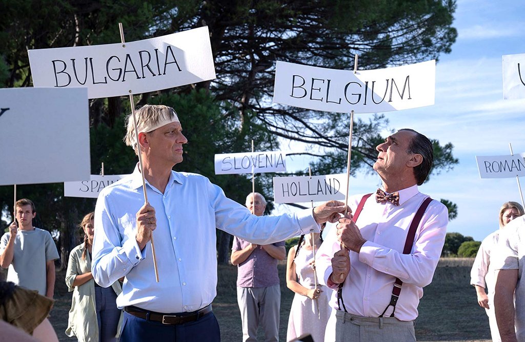 Photo from the movie The Barefoot Emperor