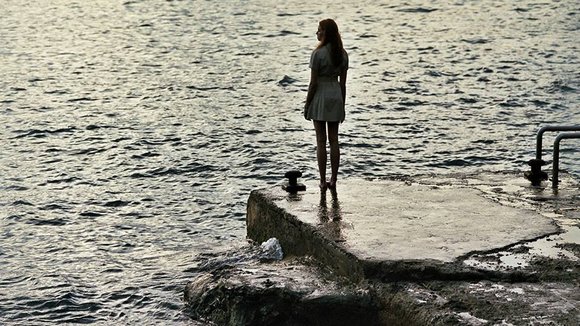 Photo du film La Dame dans l'auto avec des lunettes et un fusil