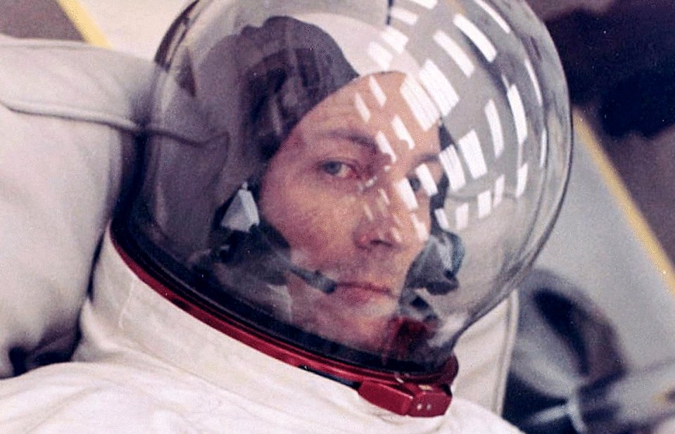 Photo from the movie Apollo 13: Survival