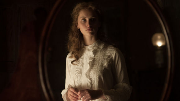 Photo from the movie The Invisible Woman