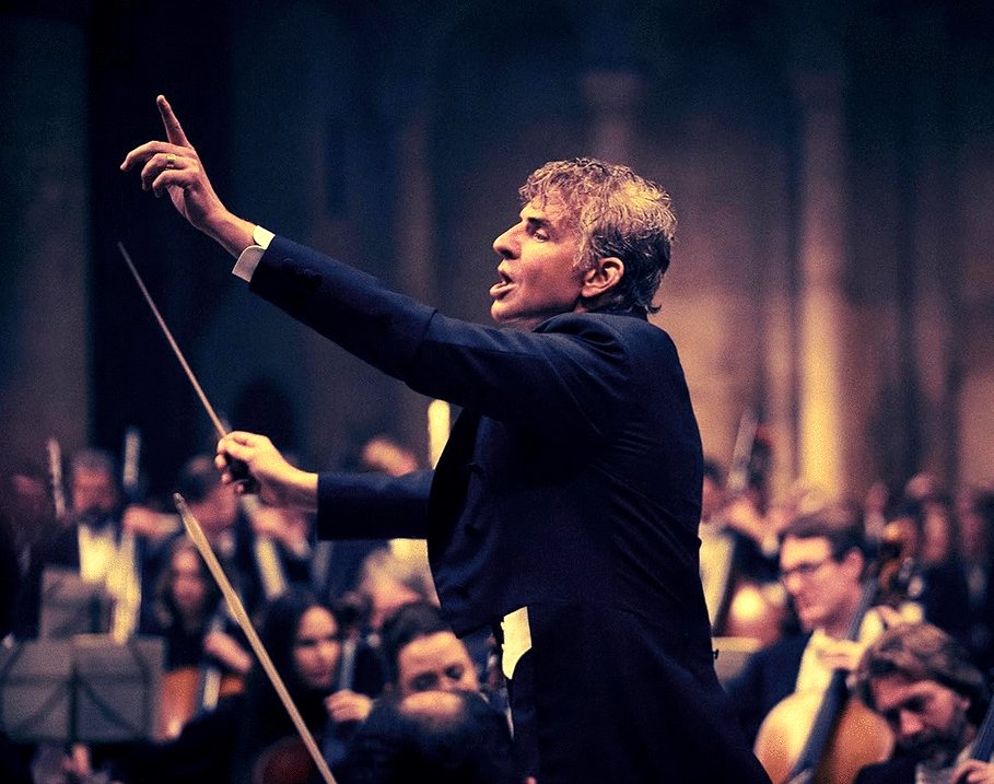 Photo from the movie Maestro