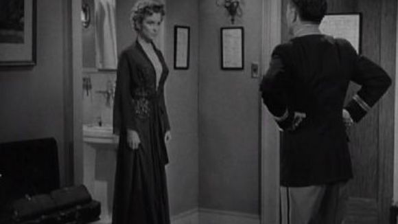 Photo from the movie Don't Bother to Knock