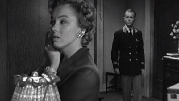 Photo from the movie Don't Bother to Knock