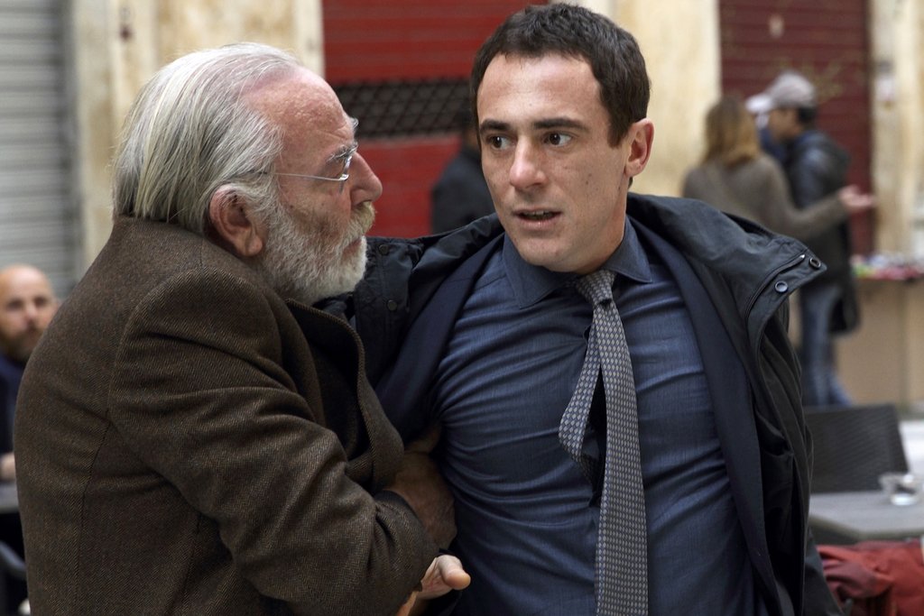 Photo from the movie Tenerezza: Holding Hands