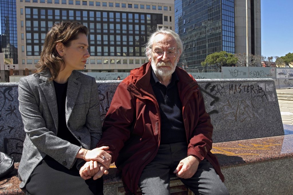 Photo from the movie Tenerezza: Holding Hands